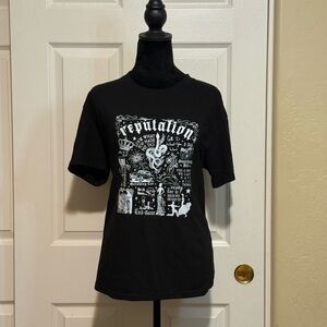 Taylor Swift Reputation Black Graphic T-Shirt